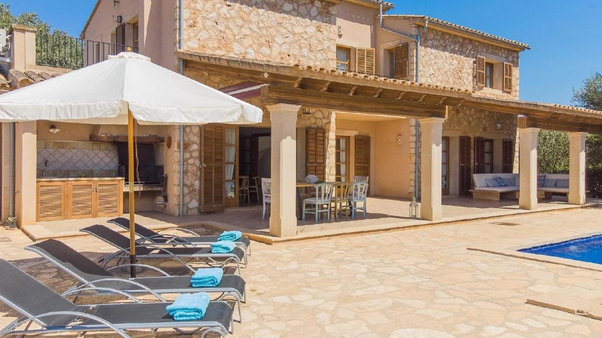 Luxurioese Finca Auf Zwei Etagen Mit Garten Sowie Pool Und Whirlpool Campos  Holiday home Campos (Mallorca)