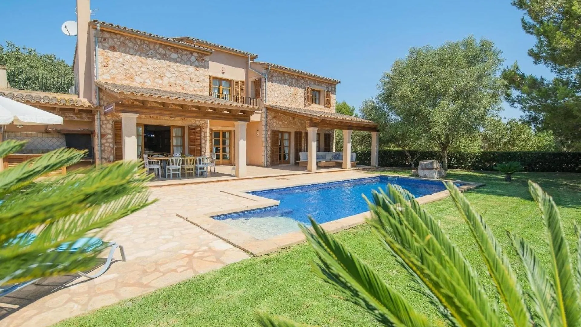 Luxurioese Finca Auf Zwei Etagen Mit Garten Sowie Pool Und Whirlpool Campos  Holiday home