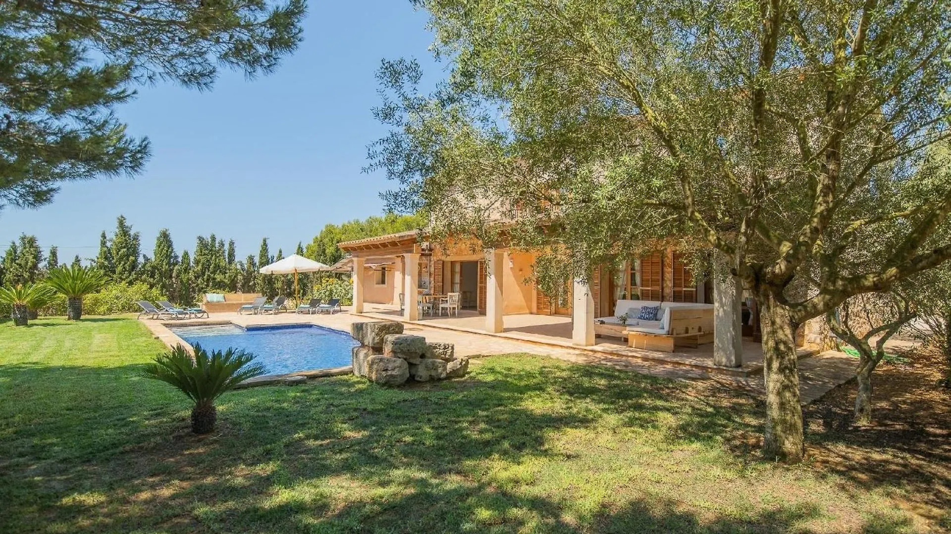 Luxurioese Finca Auf Zwei Etagen Mit Garten Sowie Pool Und Whirlpool Campos